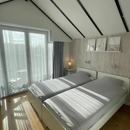 Met Prachtig Polderzicht 1st Floor Apartment De Haan