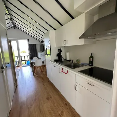 Met Prachtig Polderzicht 1st Floor 아파트 데한